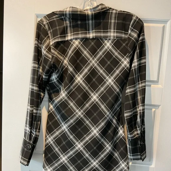 Front-Knot Blouse - Picture 5 of 6